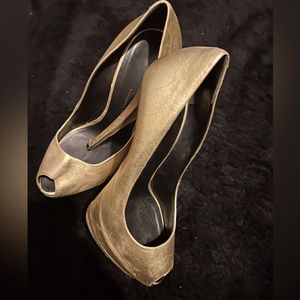 Gold Giuseppe pumps